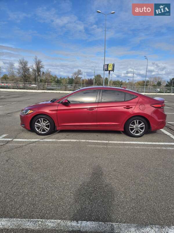 Седан Hyundai Elantra 2017 в Киеве