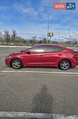 Седан Hyundai Elantra 2017 в 
