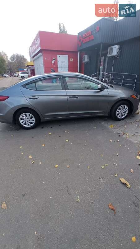 Седан Hyundai Elantra 2018 в Кропивницком