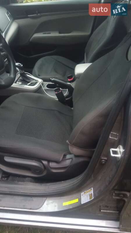 Седан Hyundai Elantra 2018 в Кропивницком