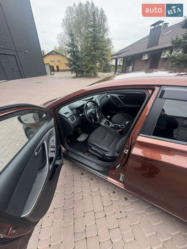 Седан Hyundai Elantra 2012 в Броварах