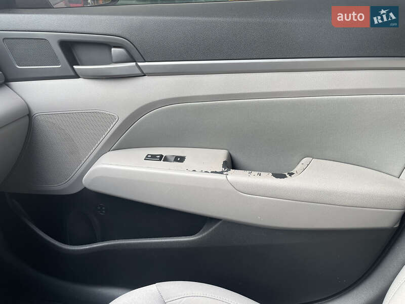 Седан Hyundai Elantra 2018 в Киеве фото 15 Седан Hyundai Elantra 2018 в Киеве