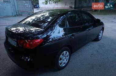 Hyundai Elantra 2011