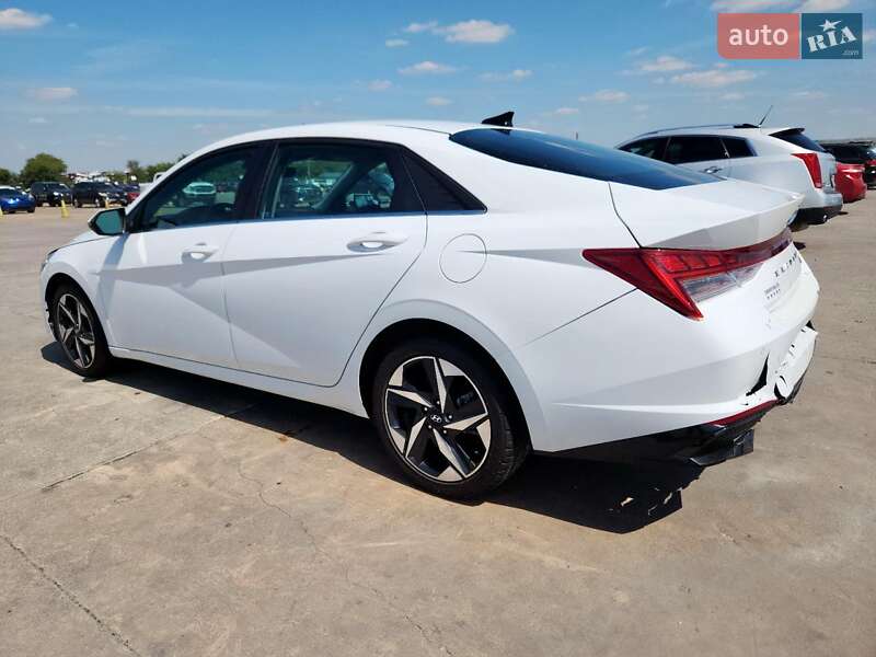 Седан Hyundai Elantra 2022 в Львове