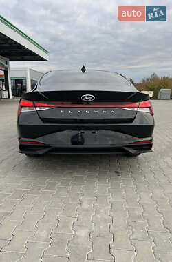 Седан Hyundai Elantra 2021 в 