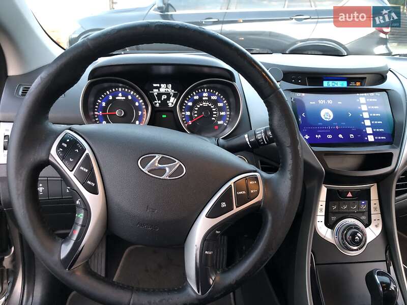 Седан Hyundai Elantra 2011 в Киеве