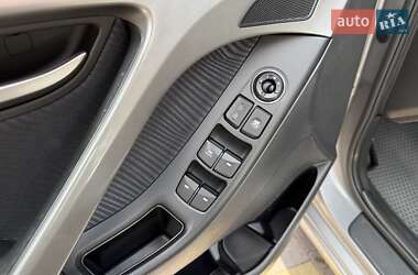 Седан Hyundai Elantra 2012 в 