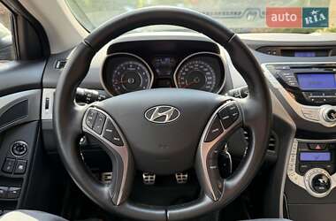 Седан Hyundai Elantra 2012 в 