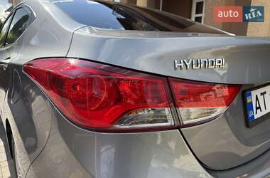 Седан Hyundai Elantra 2012 в 