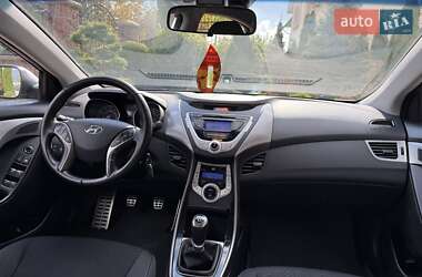 Седан Hyundai Elantra 2012 в 