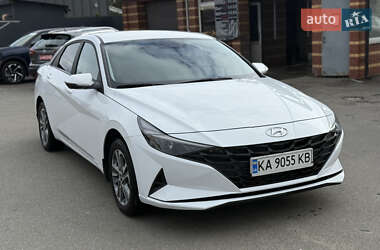 Hyundai Elantra 2022
