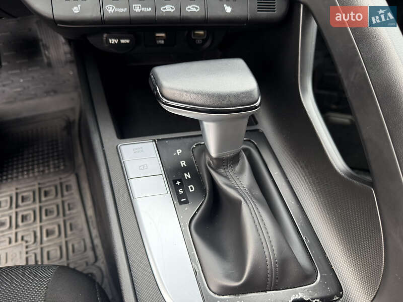 Седан Hyundai Elantra 2022 в Києві