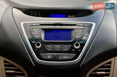 Седан Hyundai Elantra 2013 в 