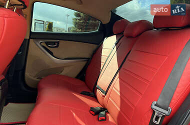 Седан Hyundai Elantra 2013 в 