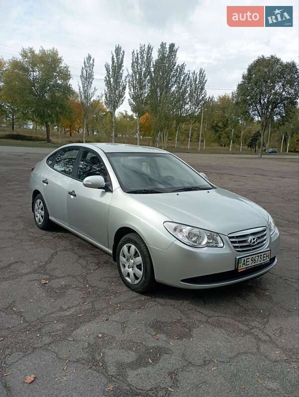 Седан Hyundai Elantra 2010 в Кам'янському фото 3 Седан Hyundai Elantra 2010 в Кам'янському