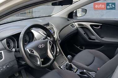 Седан Hyundai Elantra 2011 в 