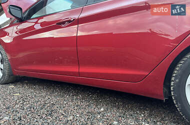 Седан Hyundai Elantra 2012 в 
