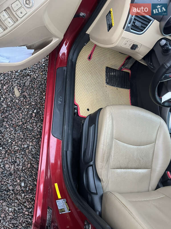 Седан Hyundai Elantra 2012 в Бориславі