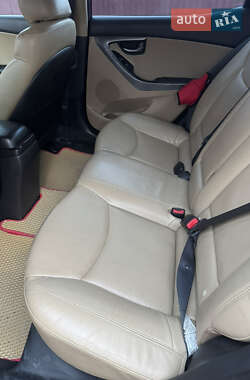 Седан Hyundai Elantra 2012 в 