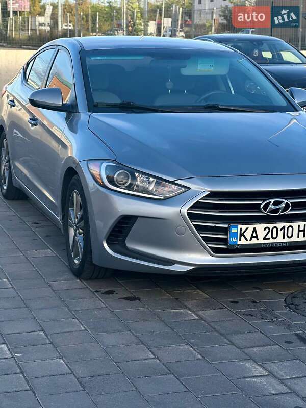 Седан Hyundai Elantra 2016 в Києві