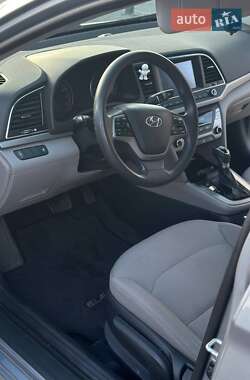 Седан Hyundai Elantra 2016 в 