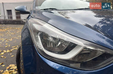 Седан Hyundai Elantra 2015 в 