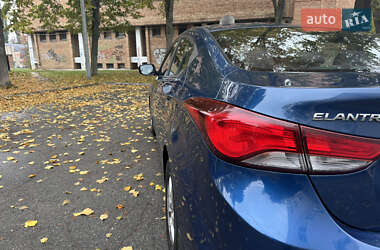 Седан Hyundai Elantra 2015 в 