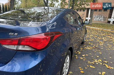 Седан Hyundai Elantra 2015 в 