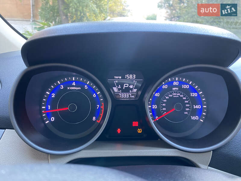 Седан Hyundai Elantra 2015 в Днепре