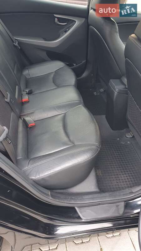 Седан Hyundai Elantra 2013 в Киеве