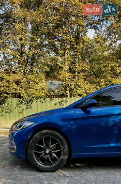 Седан Hyundai Elantra 2016 в  фото 30 Седан Hyundai Elantra 2016 в