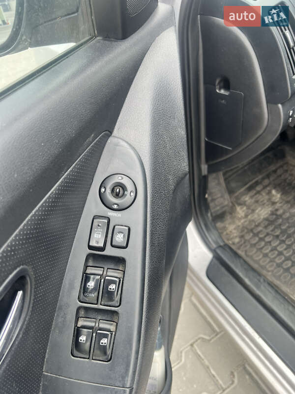Седан Hyundai Elantra 2011 в Киеве фото 13 Седан Hyundai Elantra 2011 в Киеве