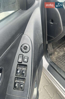 Седан Hyundai Elantra 2011 в 