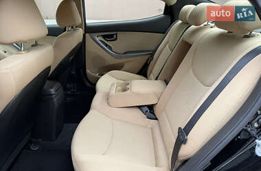 Седан Hyundai Elantra 2013 в 