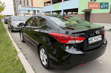 Седан Hyundai Elantra 2013 в 