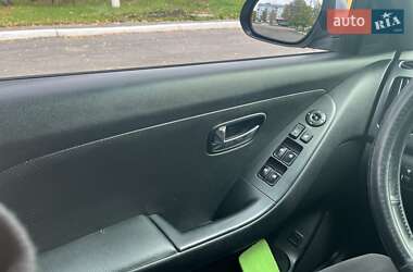 Седан Hyundai Elantra 2010 в  фото 12 Седан Hyundai Elantra 2010 в