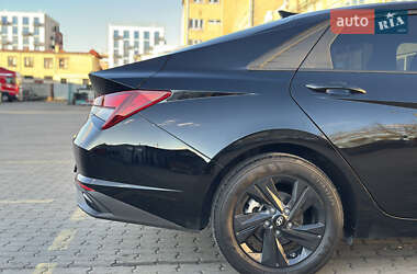 Седан Hyundai Elantra 2023 в 