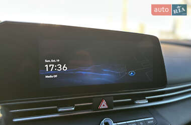 Седан Hyundai Elantra 2023 в 