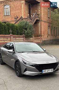 Hyundai Elantra 2021