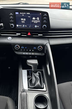 Седан Hyundai Elantra 2021 в 
