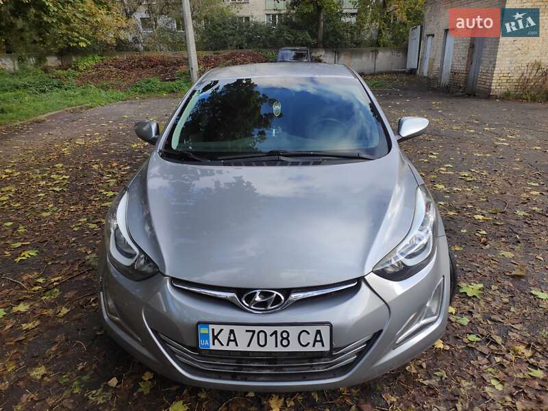 Седан Hyundai Elantra 2015 в Киеве