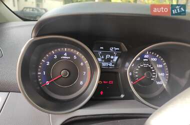 Седан Hyundai Elantra 2015 в 