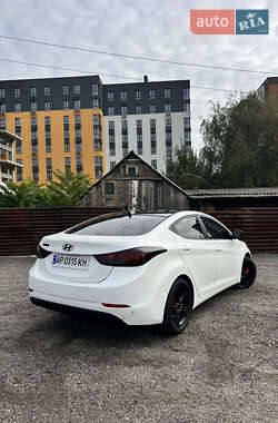 Седан Hyundai Elantra 2015 в 