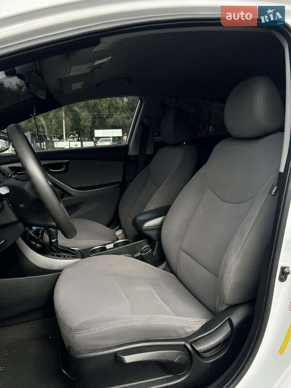 Седан Hyundai Elantra 2015 в Запорожье