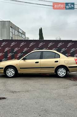 Седан Hyundai Elantra 2004 в  фото 5 Седан Hyundai Elantra 2004 в