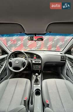 Седан Hyundai Elantra 2004 в  фото 14 Седан Hyundai Elantra 2004 в