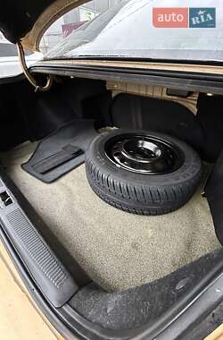 Седан Hyundai Elantra 2004 в  фото 11 Седан Hyundai Elantra 2004 в
