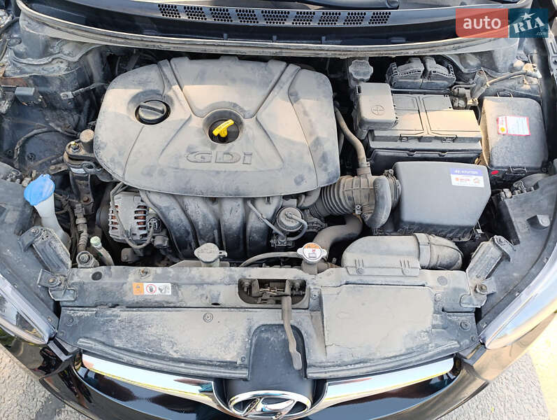 Седан Hyundai Elantra 2014 в Дніпрі
