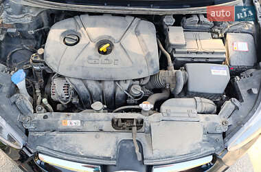 Седан Hyundai Elantra 2014 в  фото 7 Седан Hyundai Elantra 2014 в