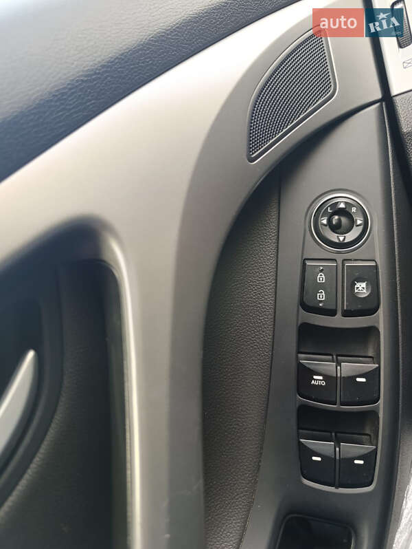 Седан Hyundai Elantra 2014 в Дніпрі